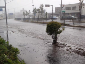突然の大雨で・・
